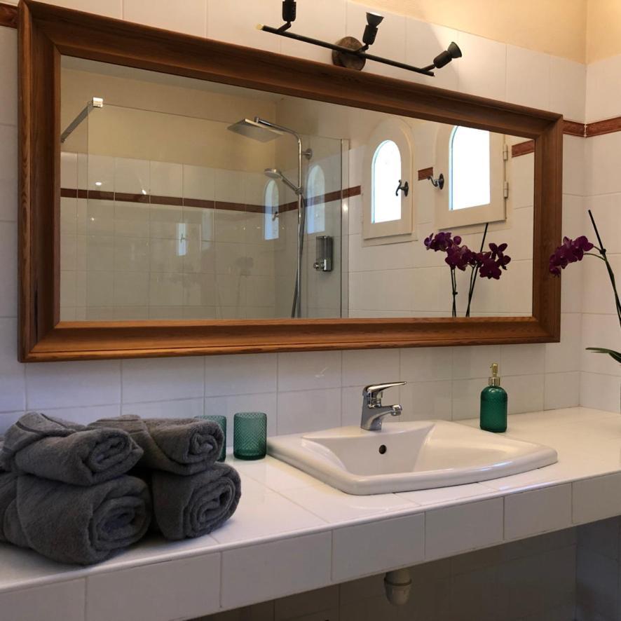 Le Nid Des Corbieres Bed & Breakfast Bizanet Exterior photo